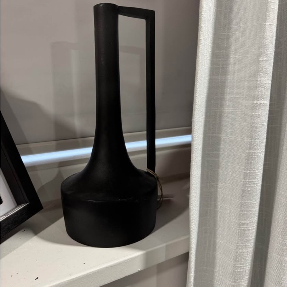 Black pitcher matte black nwt $20 or make an offer